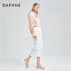 Daphne/达芙妮2020春粗跟单鞋女【桂冠传说饰扣】方头百搭时装鞋