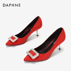 Daphne/达芙妮春新款性感女神绒面钻扣细跟尖头婚鞋单鞋女