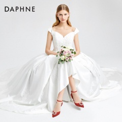 Daphne/达芙妮2020年春夏新品纯色尖头露跟鞋亮眼圆形钻扣单鞋