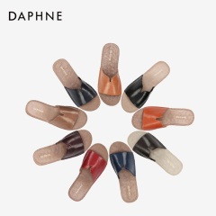 Daphne/达芙妮2020年夏新款女鞋羊皮外穿后空露趾沙滩拖鞋