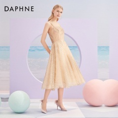 Daphne/达芙妮2020春季新品羽毛饰花性感浅口优雅时装单鞋
