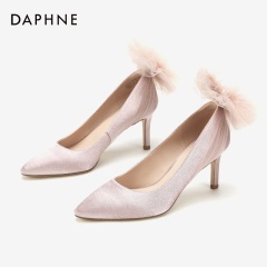 Daphne/达芙妮2020春季新品羽毛饰花性感浅口优雅时装单鞋