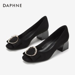 Daphne/达芙妮2020春粗跟单鞋女【桂冠传说饰扣】方头百搭时装鞋