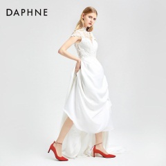 Daphne/达芙妮2020春新品宴会鞋猪皮材质女婚鞋闪耀钻扣高跟鞋