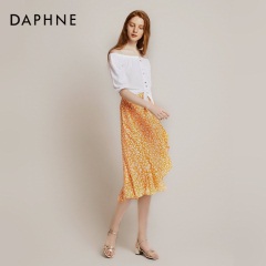 Daphne/达芙妮优雅方头粗跟度假鞋闪耀PVC一字带凉鞋