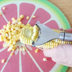 304不锈钢刨玉米粒剥离器脱粒器削玉米刀快速分离器厨房小工具