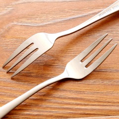 家用儿童便携不锈钢长柄叉子水果叉成人学生插子餐具加厚西餐餐叉